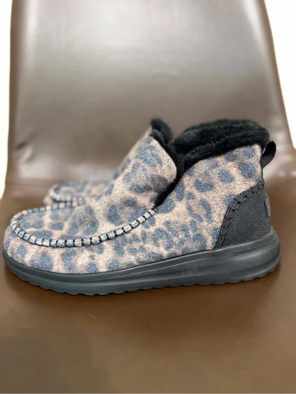 Hey Dude Womens Leopard Print Fleece Lined Slip-On Boots